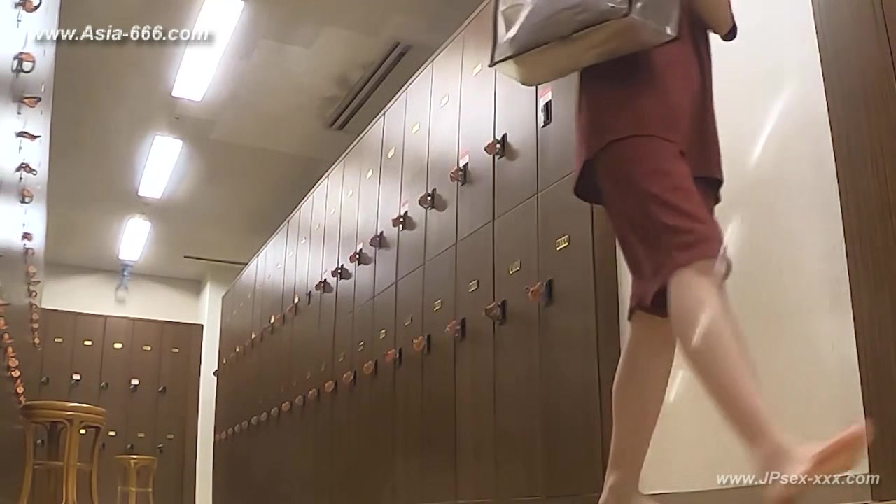 japanese public bathroom changeroom.***