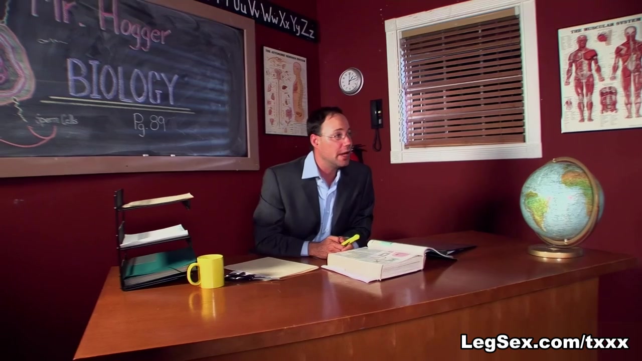 A Little Extra Credit - Charlie Lynn and Andy Mann - Leg Sex