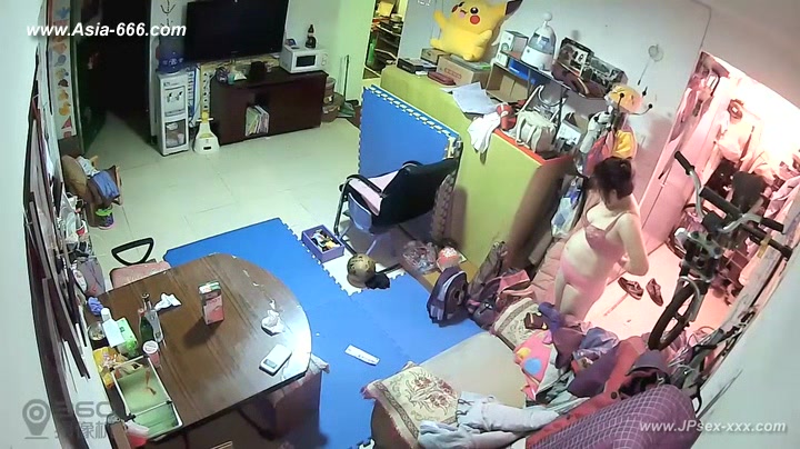 Hackers use the camera to remote monitoring of a lover's home life.310