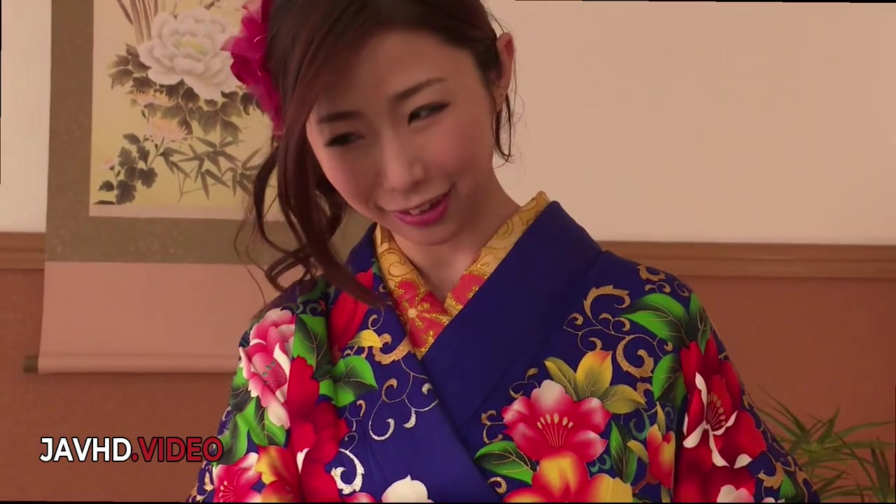Steamy JAV Star in Kimono Gives Irresistible Japanese Blow Job On Cam