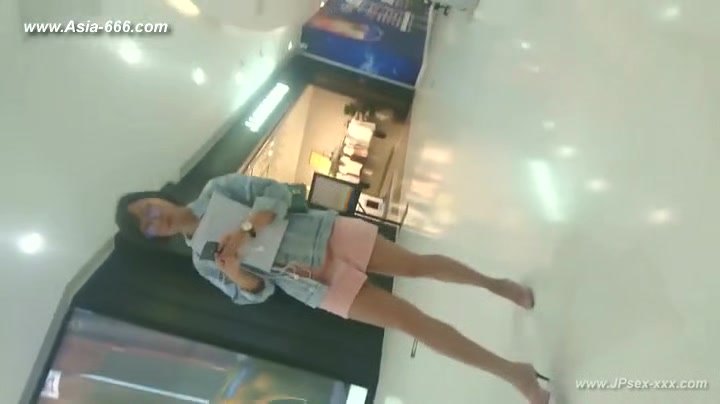 peeping chinese amateur upskirt.24