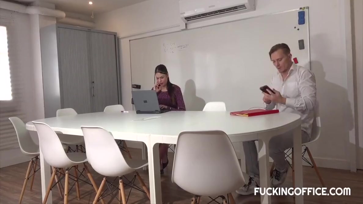 The Maintenance Man Had To Cool Down The Horny Secretary