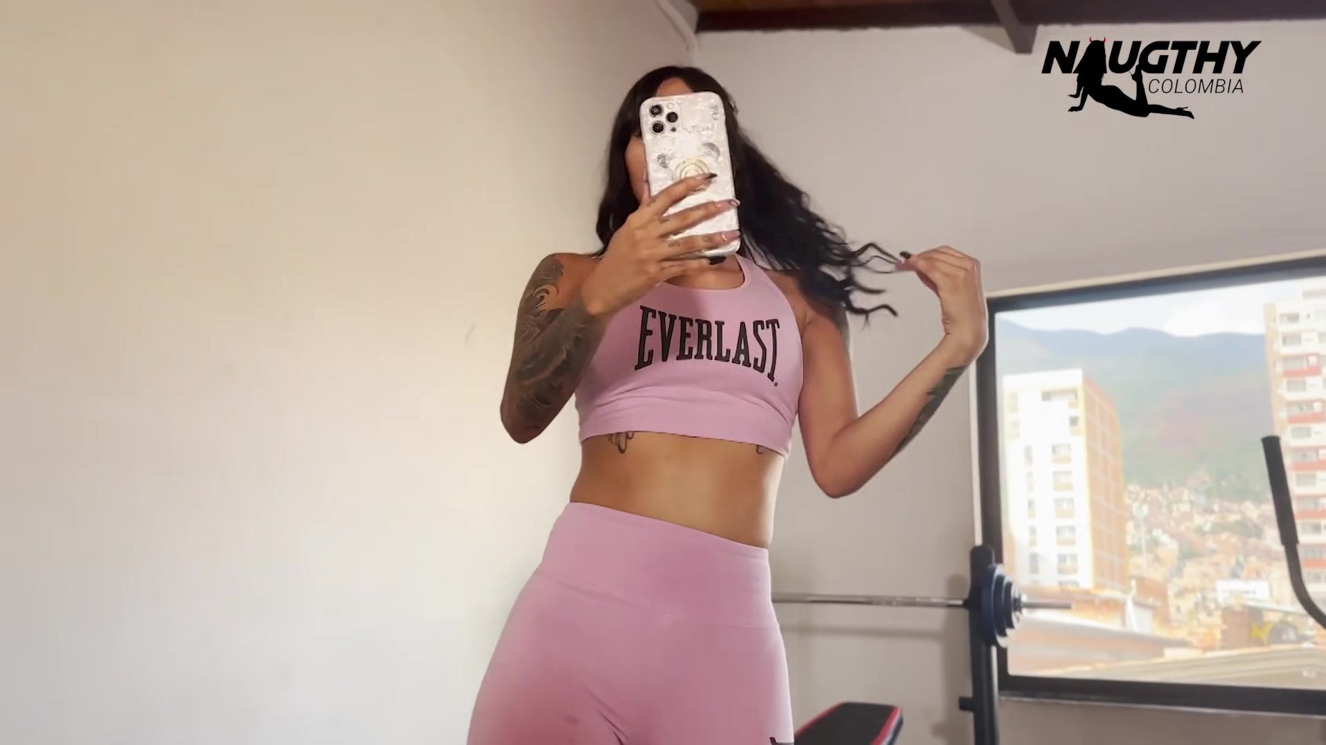 I Take Pictures In The Gym And End Up Masturbating - Naughtycolombia
