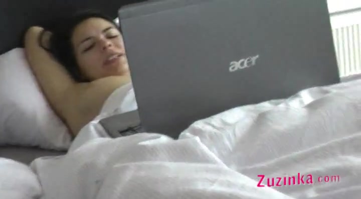 Foot massage and fingering for sexy Zuzinka