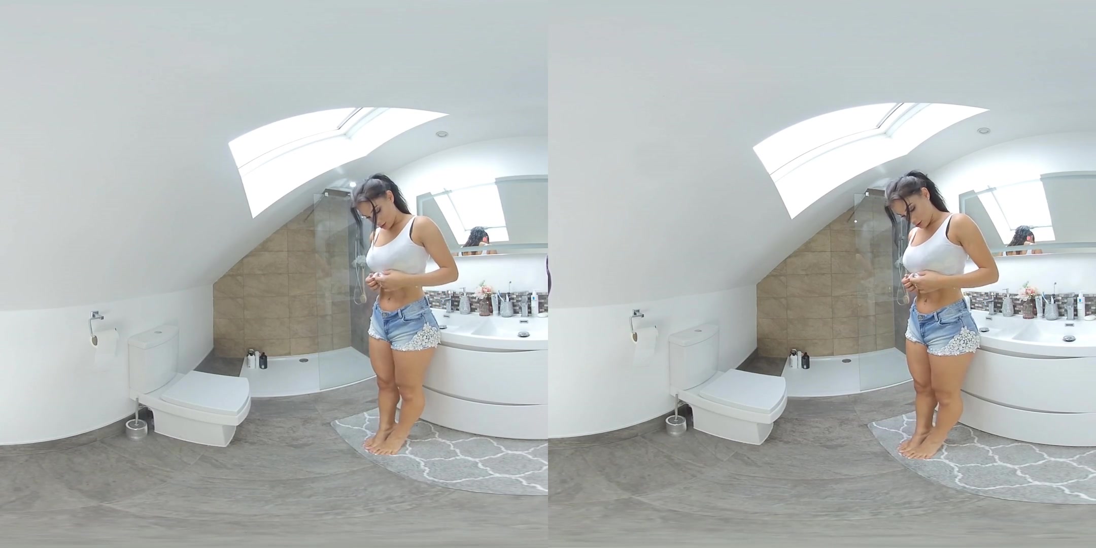Roxy M, Bedroom Tease - SexLikeReal
