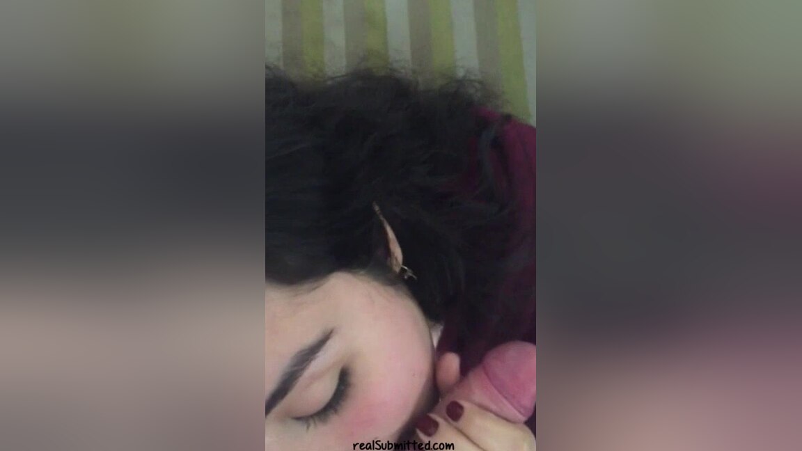 Amazing Blowjob By A Beautiful Brunette - JizzPix