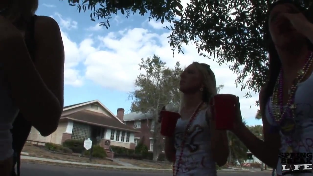 Gasparilla Party Girls Flashing on the Streets of Tampa Florida - SpringbreakLife