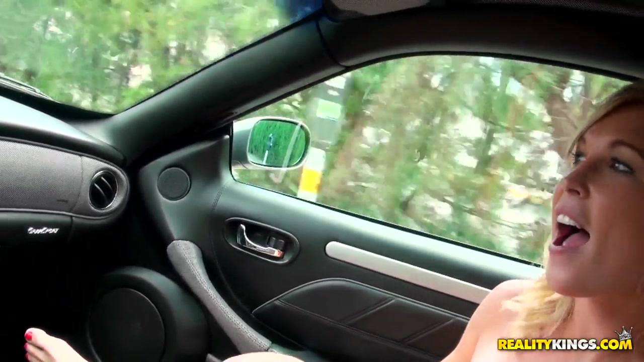 Cute blonde stranger Loren Blaine sucks Preston's Parker cock for giving her a ride