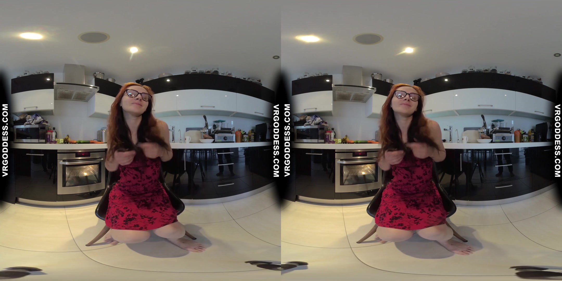 Ginger Personal Trainer Lea Kinky In The Kitchen Cucumber Carrot Masturbation To Completion