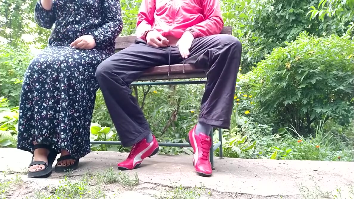 Jerks Off A Big Dick Into A Glass In The Park On A Bench