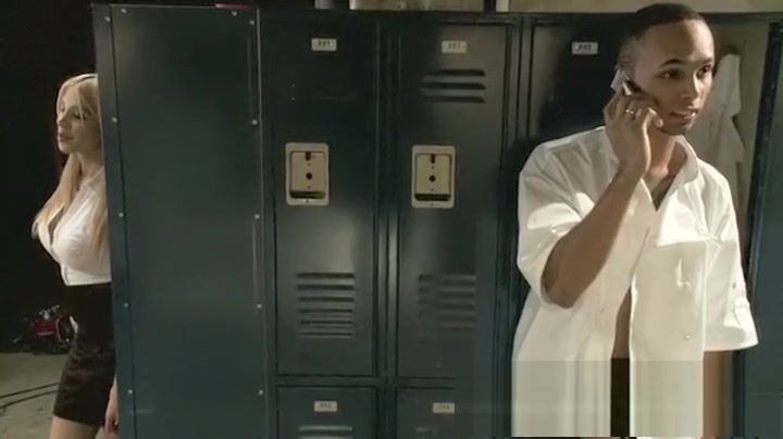 Blond tranny nailing The Kitchen Assistant In The Locker Room