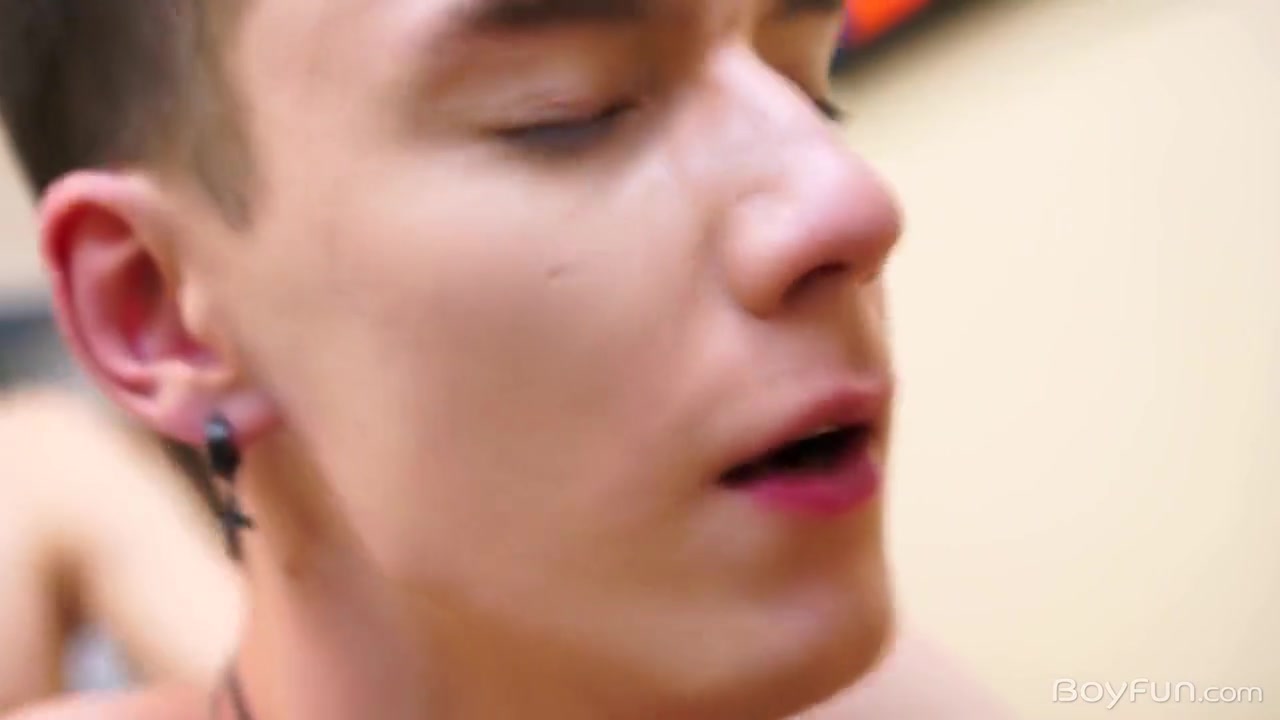Slamming Hard Among Shaved European Model With Mike Steed