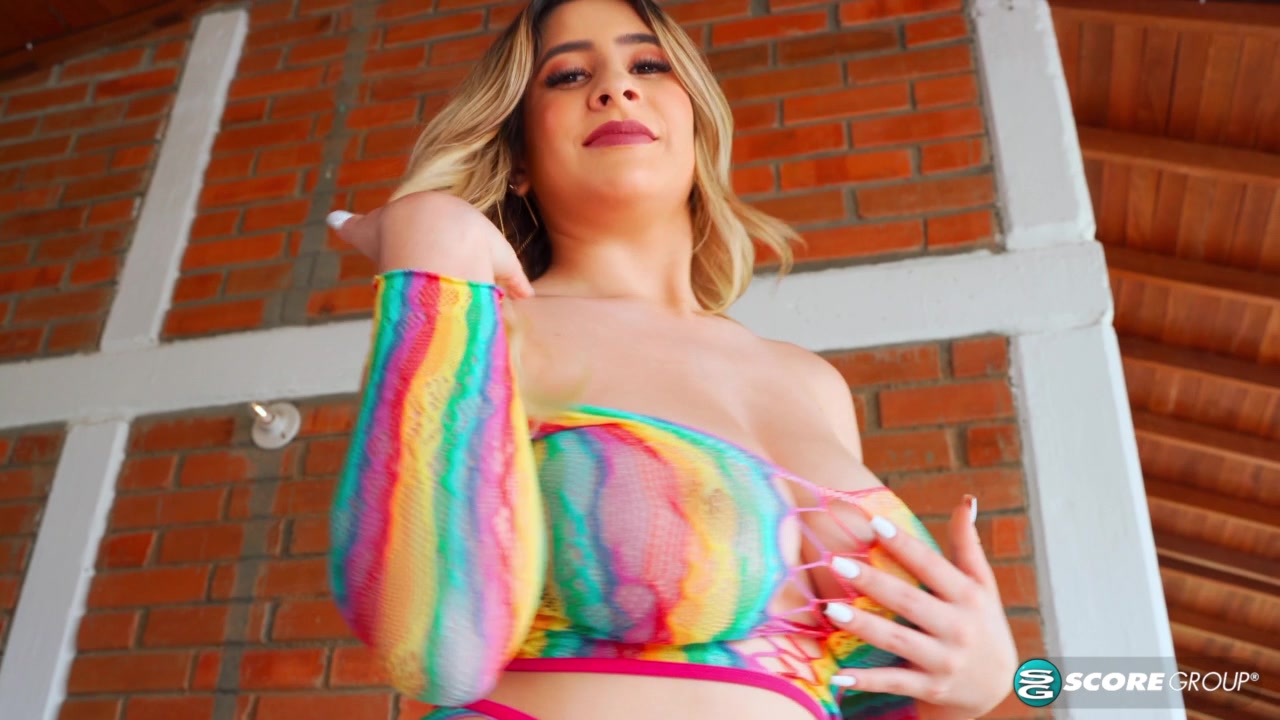 Charlotte Queen: Bare, Busty & Beautiful