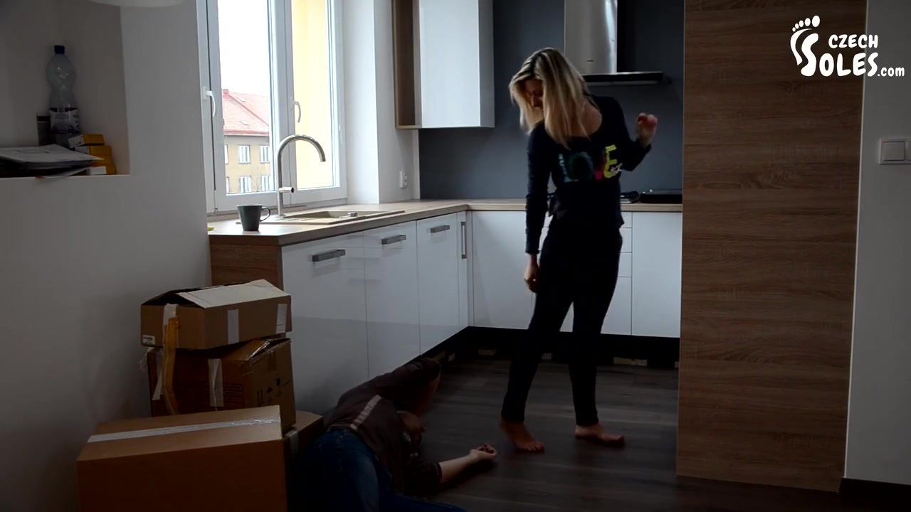 New Neighbor Foot Worship long Toes Submissive Feet Sexy Feet And Soles Wrinkly Soles Blonde
