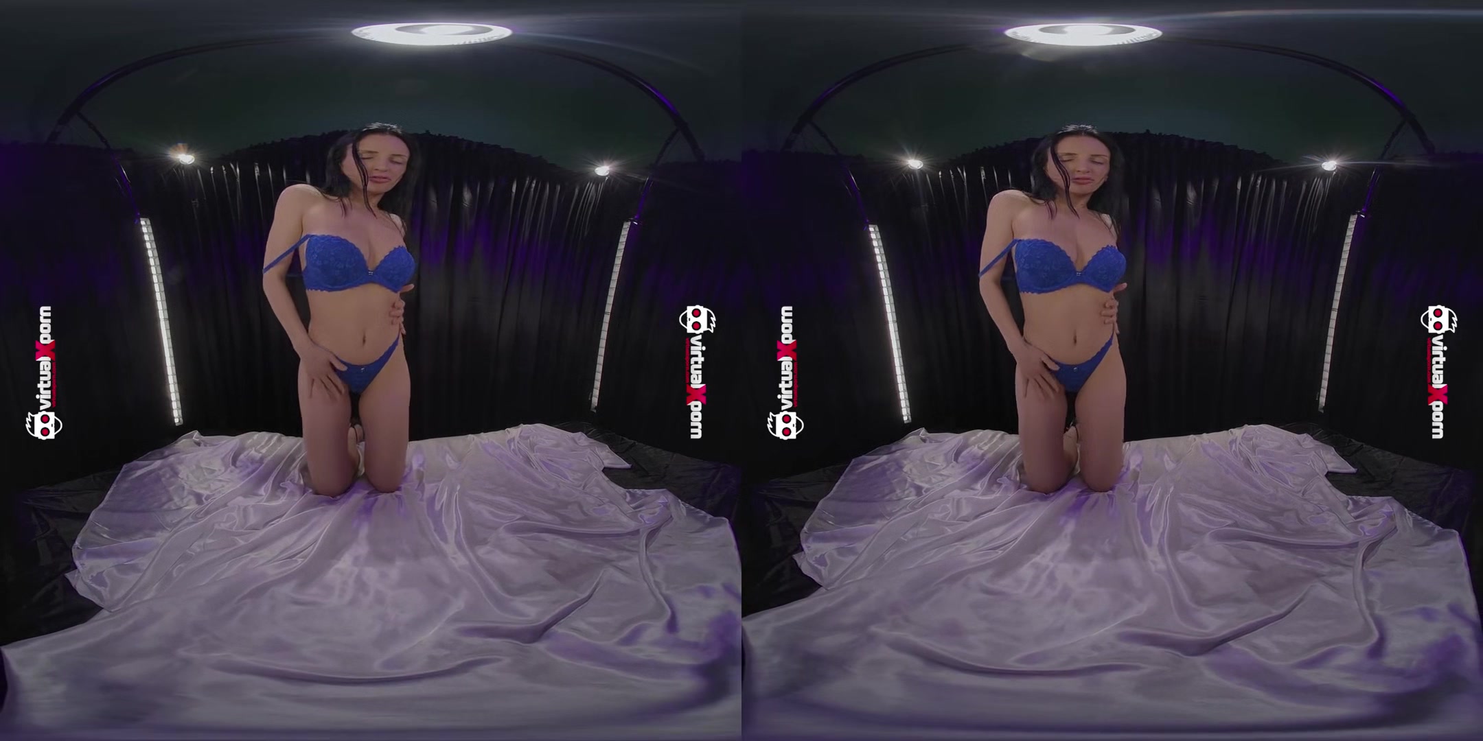 Vitoria Vontese Stretch Her Pussy Hole Extreme