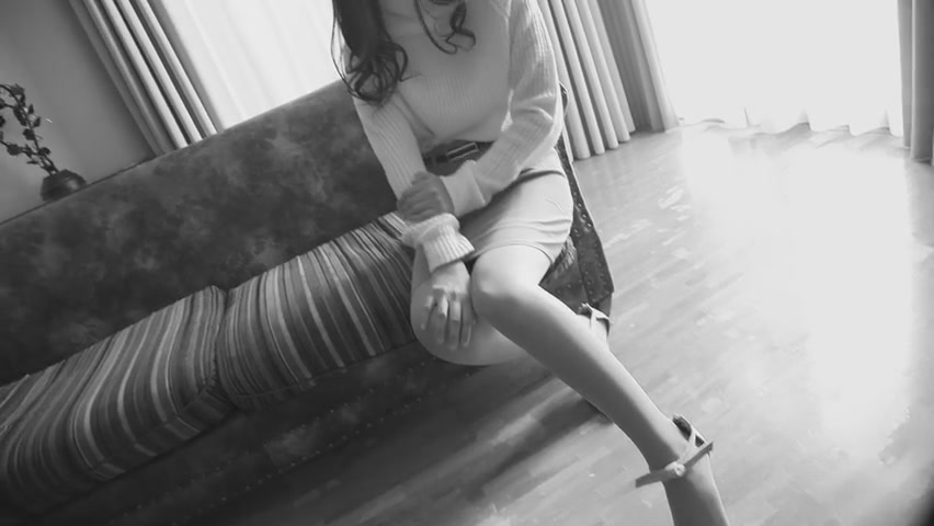 Emiri Momota Glamorous Girl On Older Guy - Caribbeancom