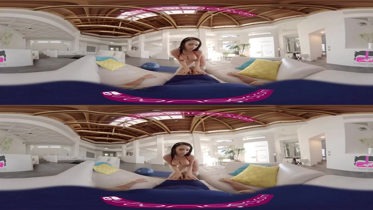 Jackie Wood In Big Tits Latine Tease And Masturbate