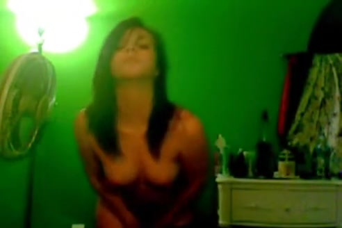I think that awesome girls need to dance only naked