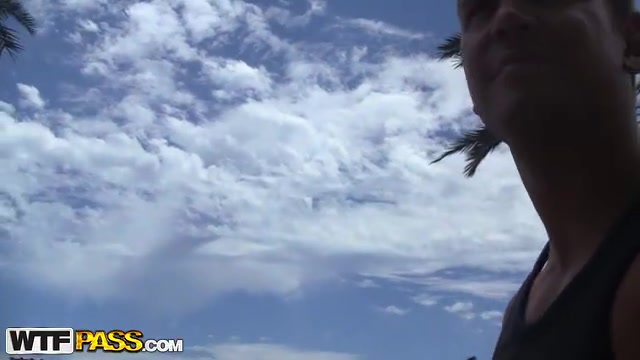 Spruce public sex vid with insatiable cutie