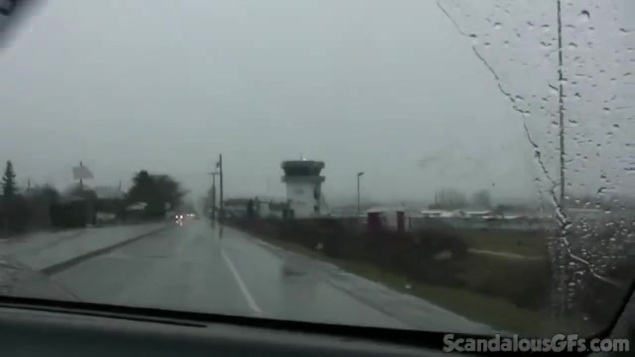 teen 18+ hottie masturbates in car
