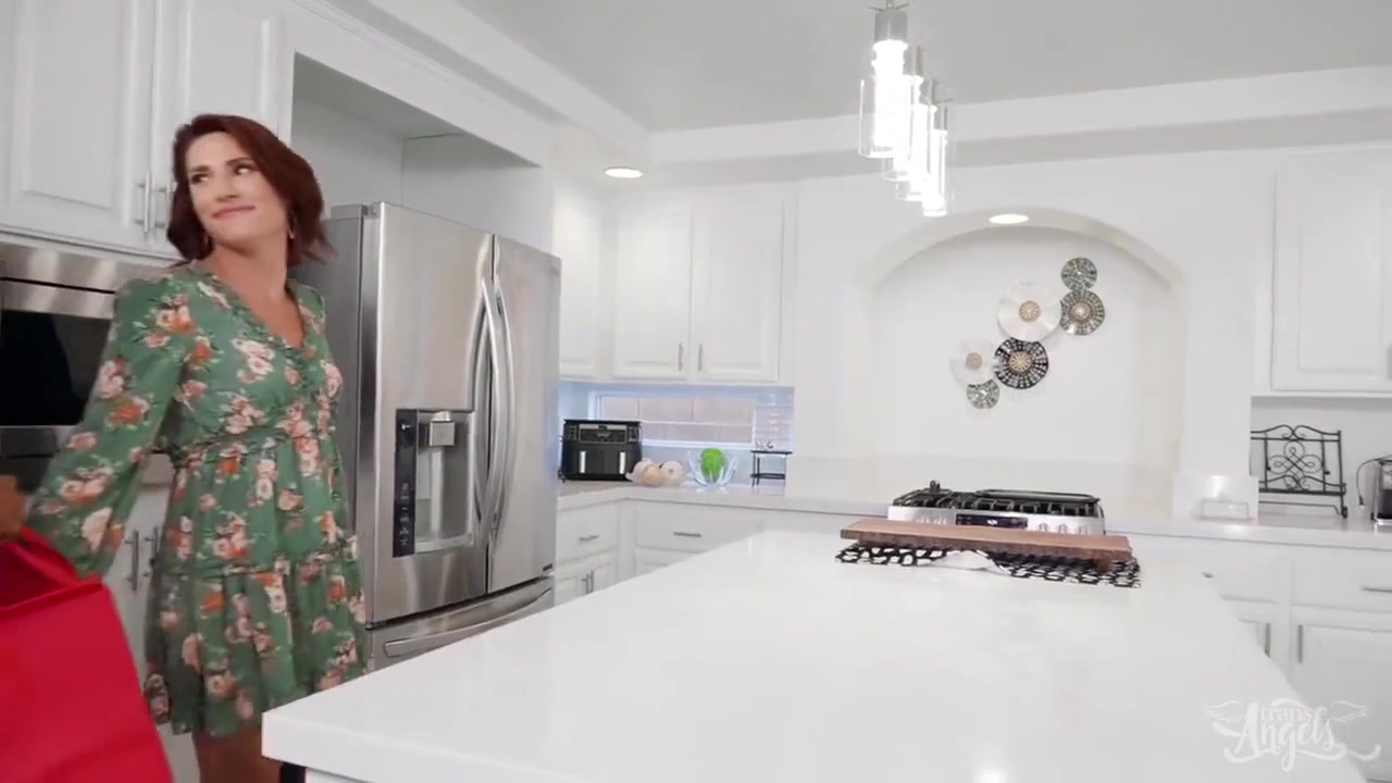 Kalli Grace - Insatiable Transsexual Changing Paramour And Getting Banged At Kitchen
