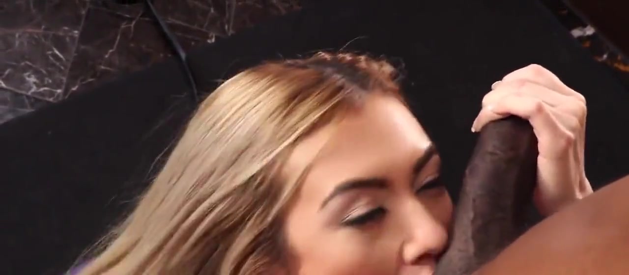 Horny wife orders a big cock from bartender