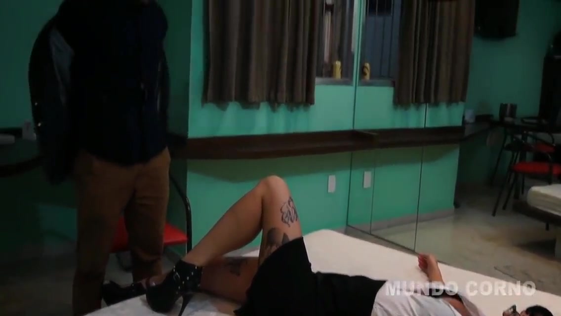 Max Maranhao And Mundo Corno - Nerd Tatuada Sendo Arrombada Pelo Anal) 12 Min