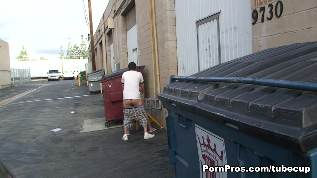 Quick BJ Out Back - PornPros