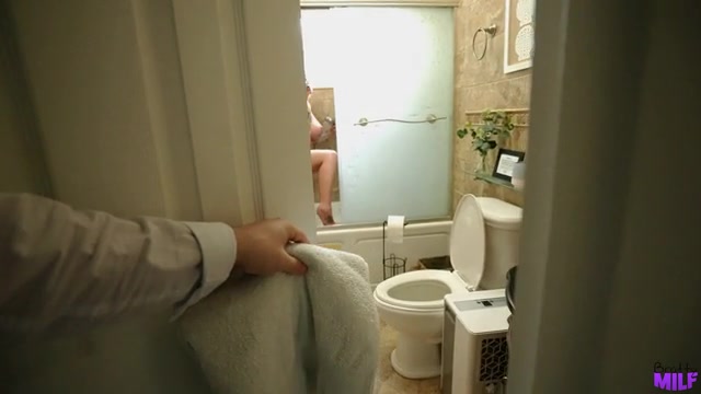 Filling The Hole In Stepmoms Life - S6:E3 - Brattymilf