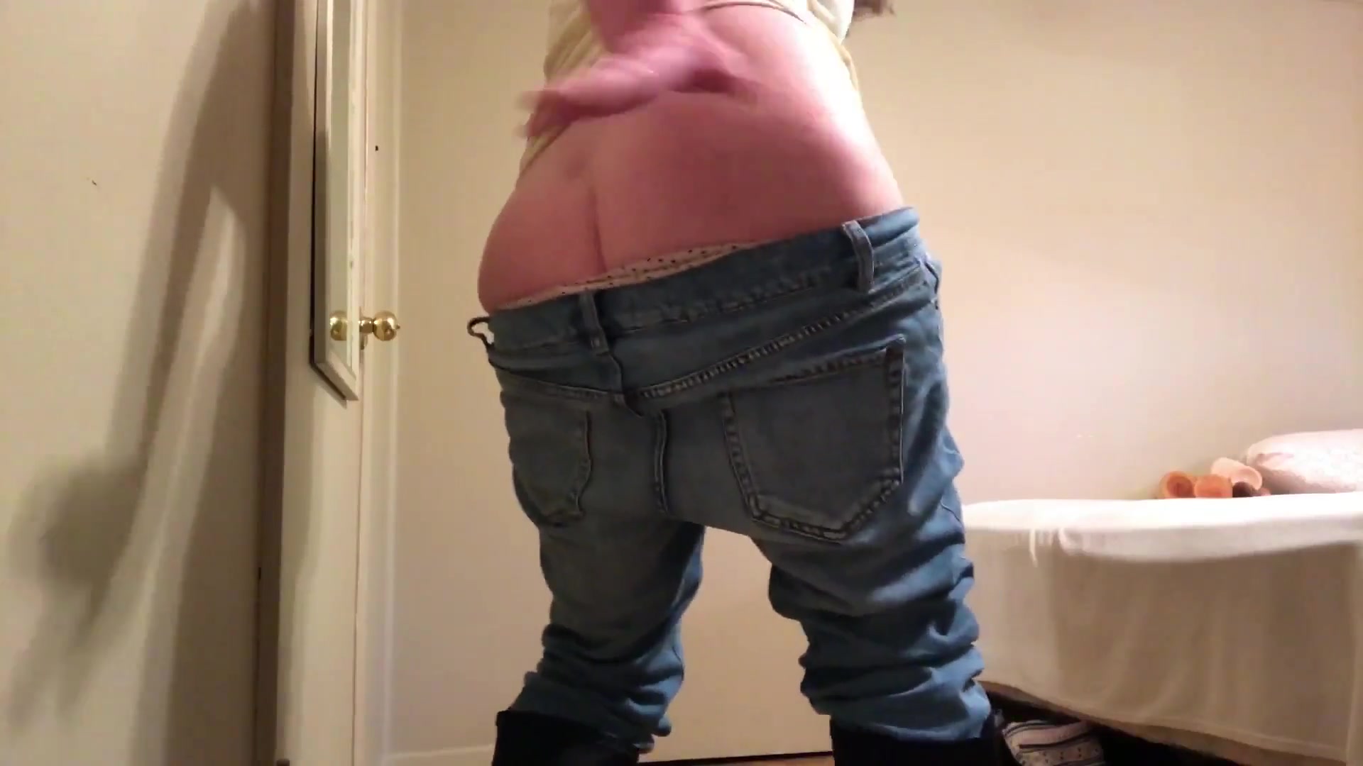 Jeans Tease - TacAmateurs