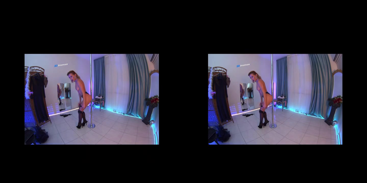 Amazing Blonde Dances A Pole Dance