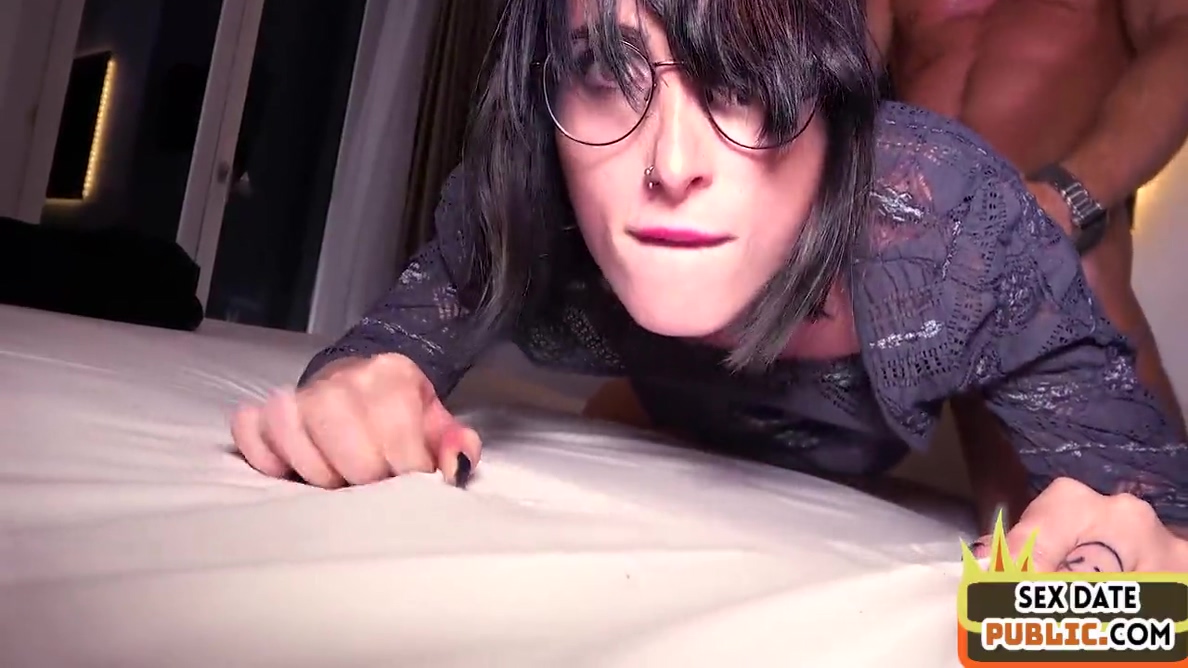 Real Amateur Tattooed Babe Fucked In Hotel By Sex Date
