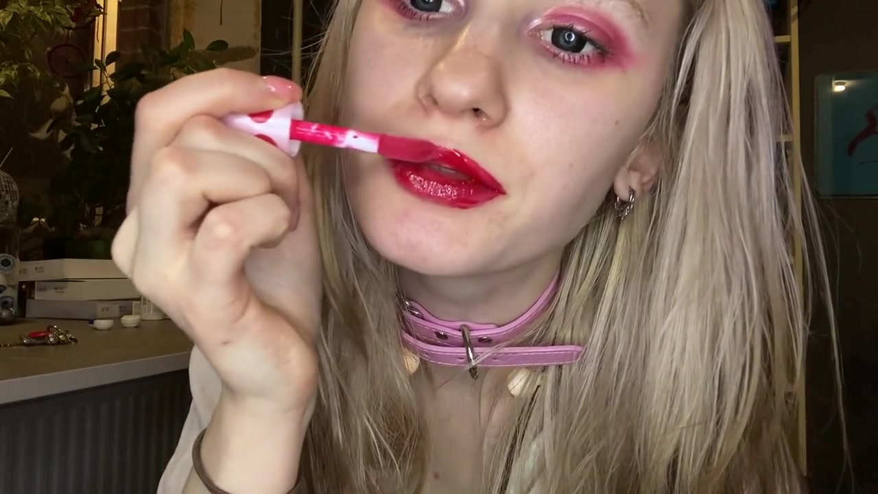 Sweetly Caresses Herself #wetpussy #tighthole