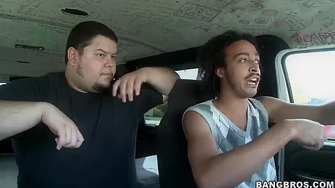 Hot city cruise of the famous bangbus with Star!
