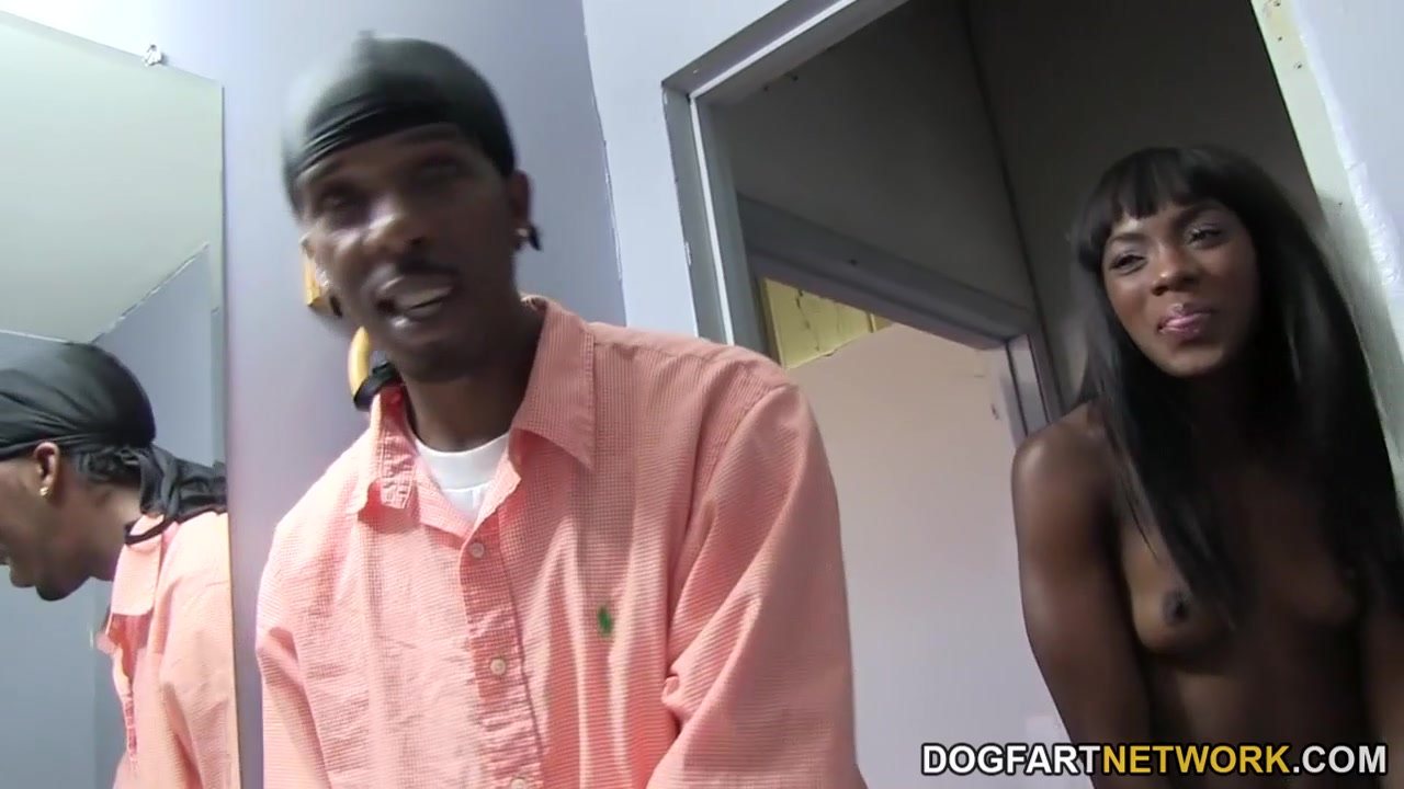 Rachel Rose fucks with a black guy for a new laptop