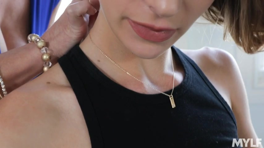 Lusty Lesbian Make Up Sex - MYLF