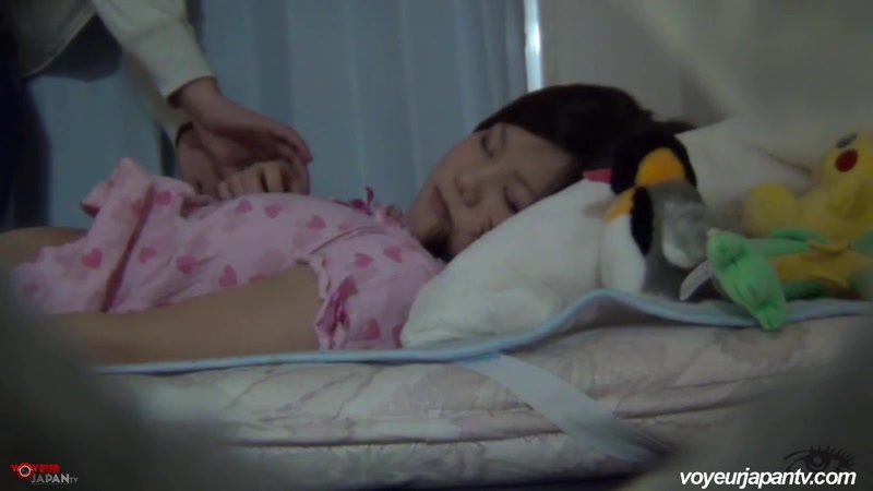 Helpin' Hands - VoyeurJapanTV
