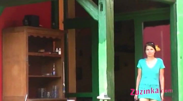 Amateur Zuzinka shows pussy in pizzeria