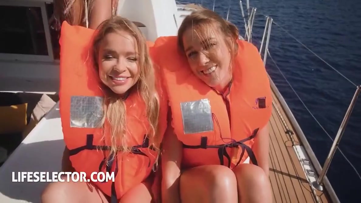 Alexa Flexy, Shalina Devine And Alexis Crystal In Pussy Voyage With Three Hot Sluts And