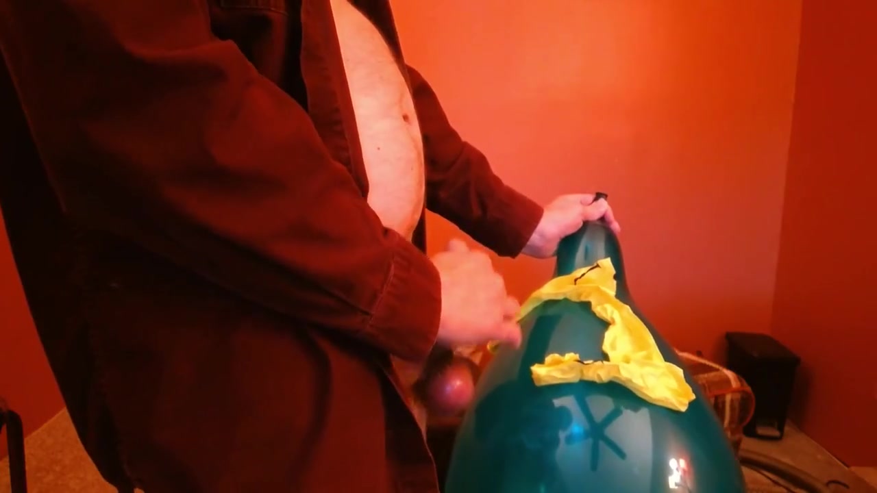 76 Smiley Balloon Pt 2 Plus 2 Small Pops - Balloonbanger