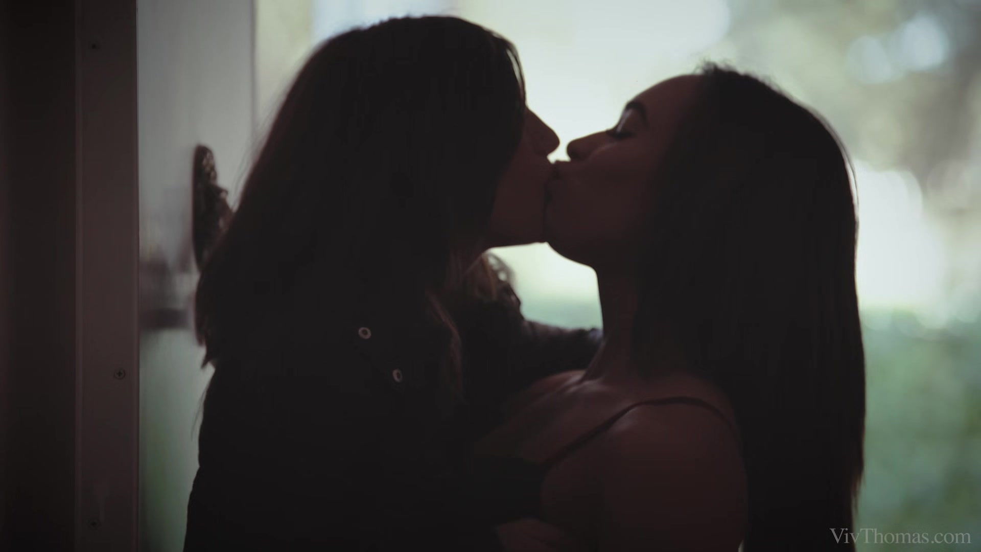 Back Home Reloaded 2 - Craving - Briana Banderas & Julia Roca - VivThomas