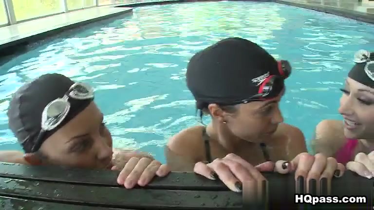 Sammie Rhodes, Alyssa Reece, Kiara Diane in Sexy Swimmers Movie