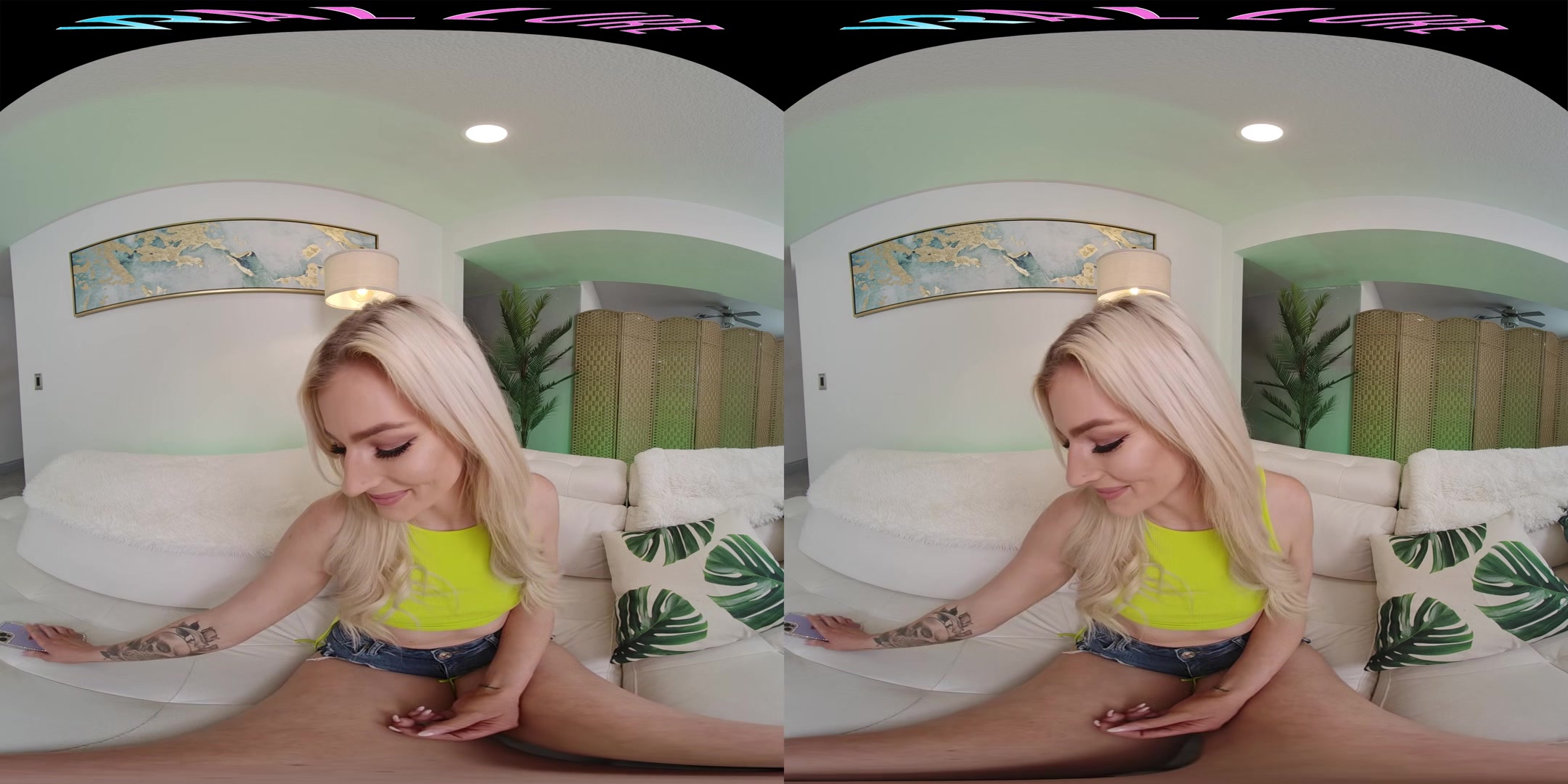 Skinny blonde gets off with her sex toy in VR