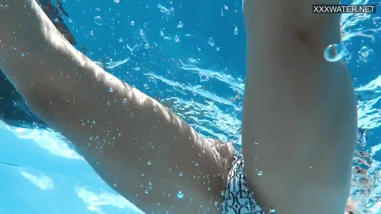 Outdoor Swimming Pool Erotics With Naked Zazie - Zazie Skymm