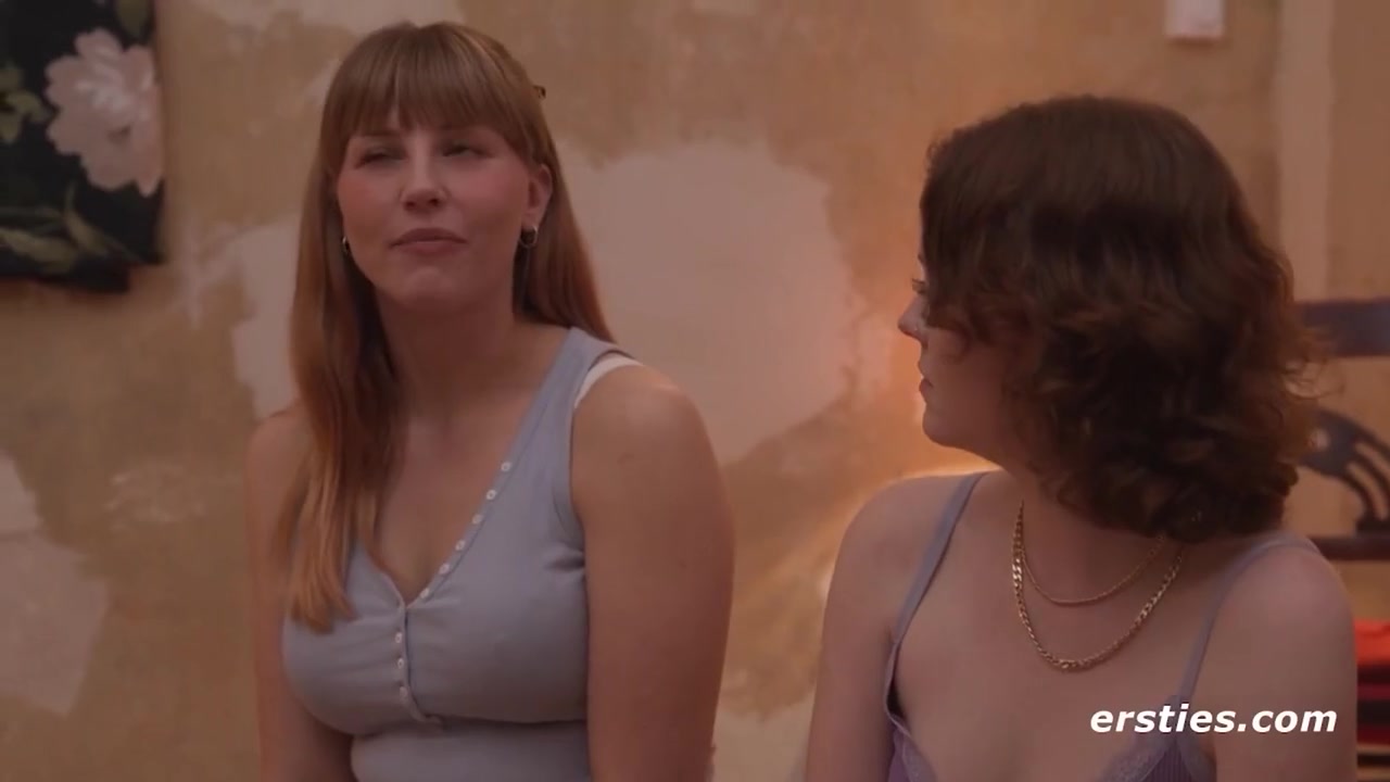 4 Hot Lesbians Play A Sexy Card Game