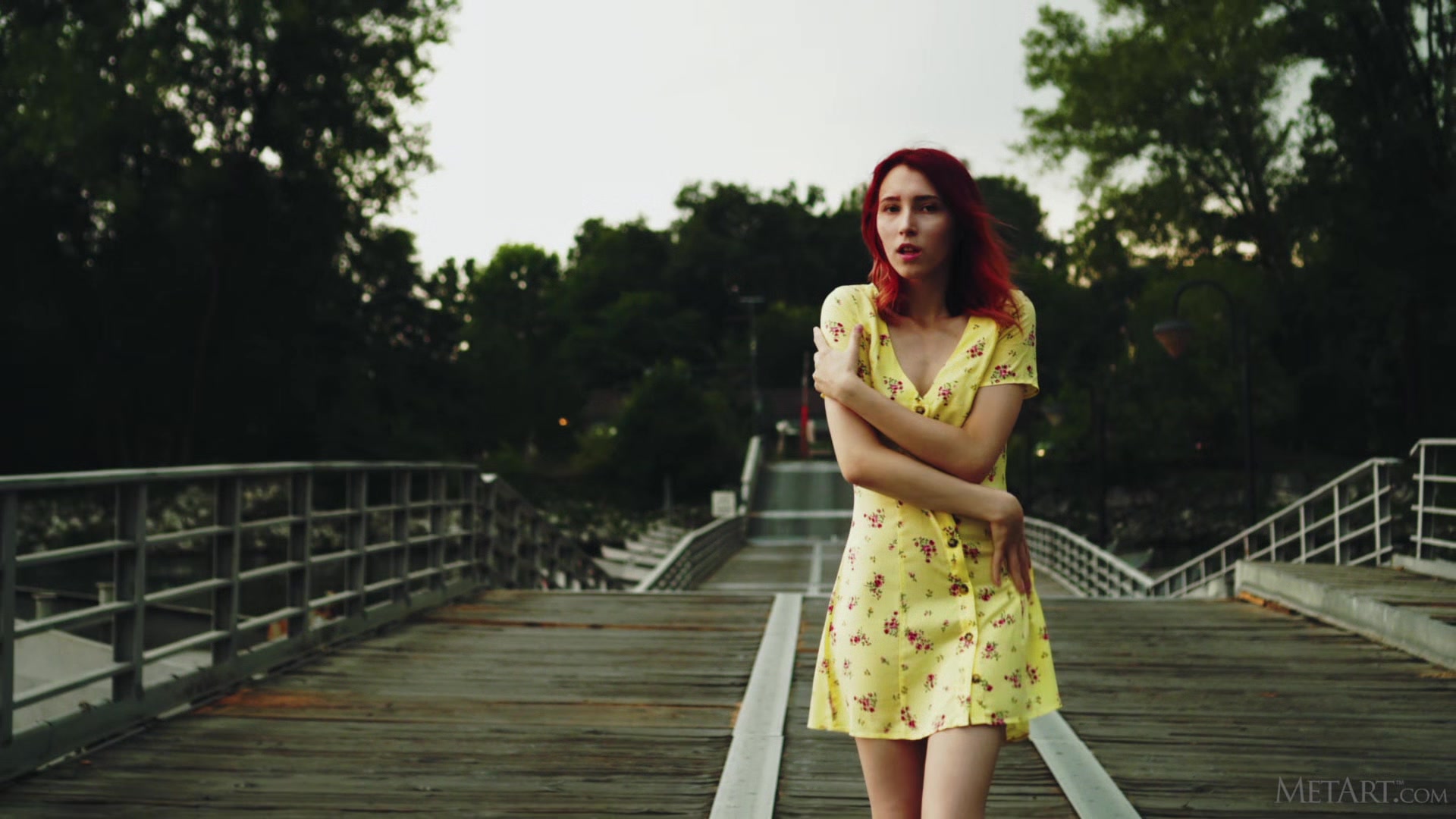Teasing On The Bridge - Elin Flame - Met-Art