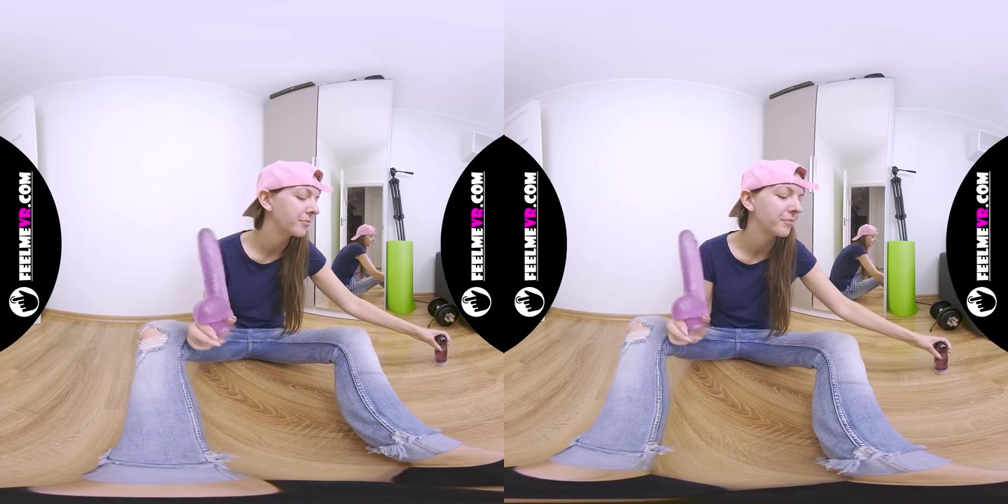 180vr Rebeka Ruby Masturbates With A Big Pink Dildo - FeelMeVR