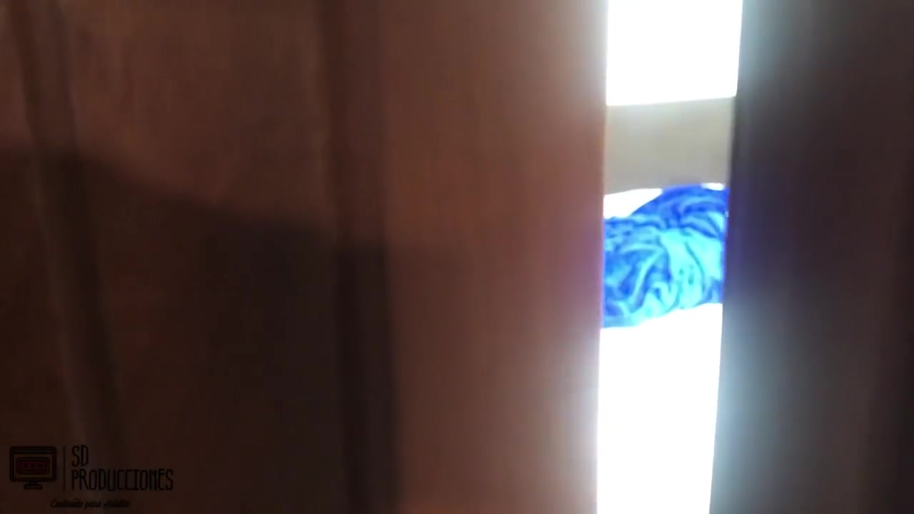 Entro A Casa Y Encuentro A Mi Hermanastra Bien Cachonda - Parte 1 - Porno En Espanol