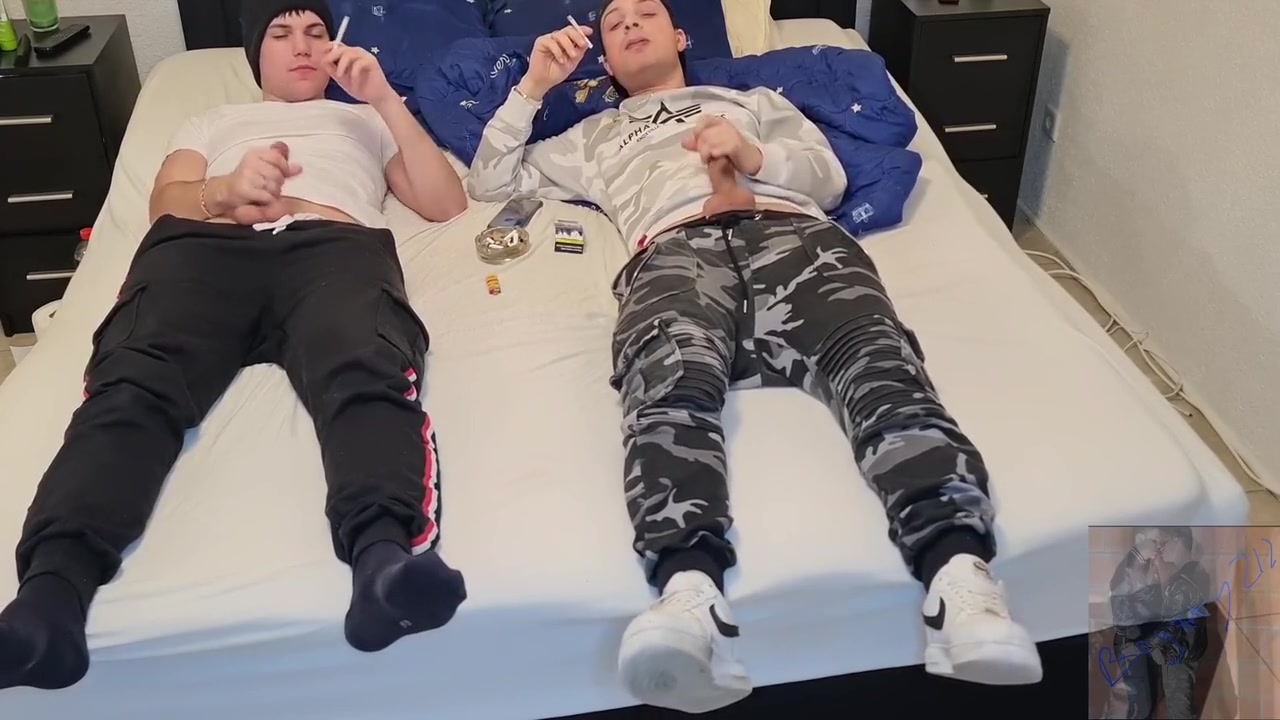 Big Dicks In Gay Couple Smoking Kissing Wanking Their Blowing And Cumming On The Ashtray