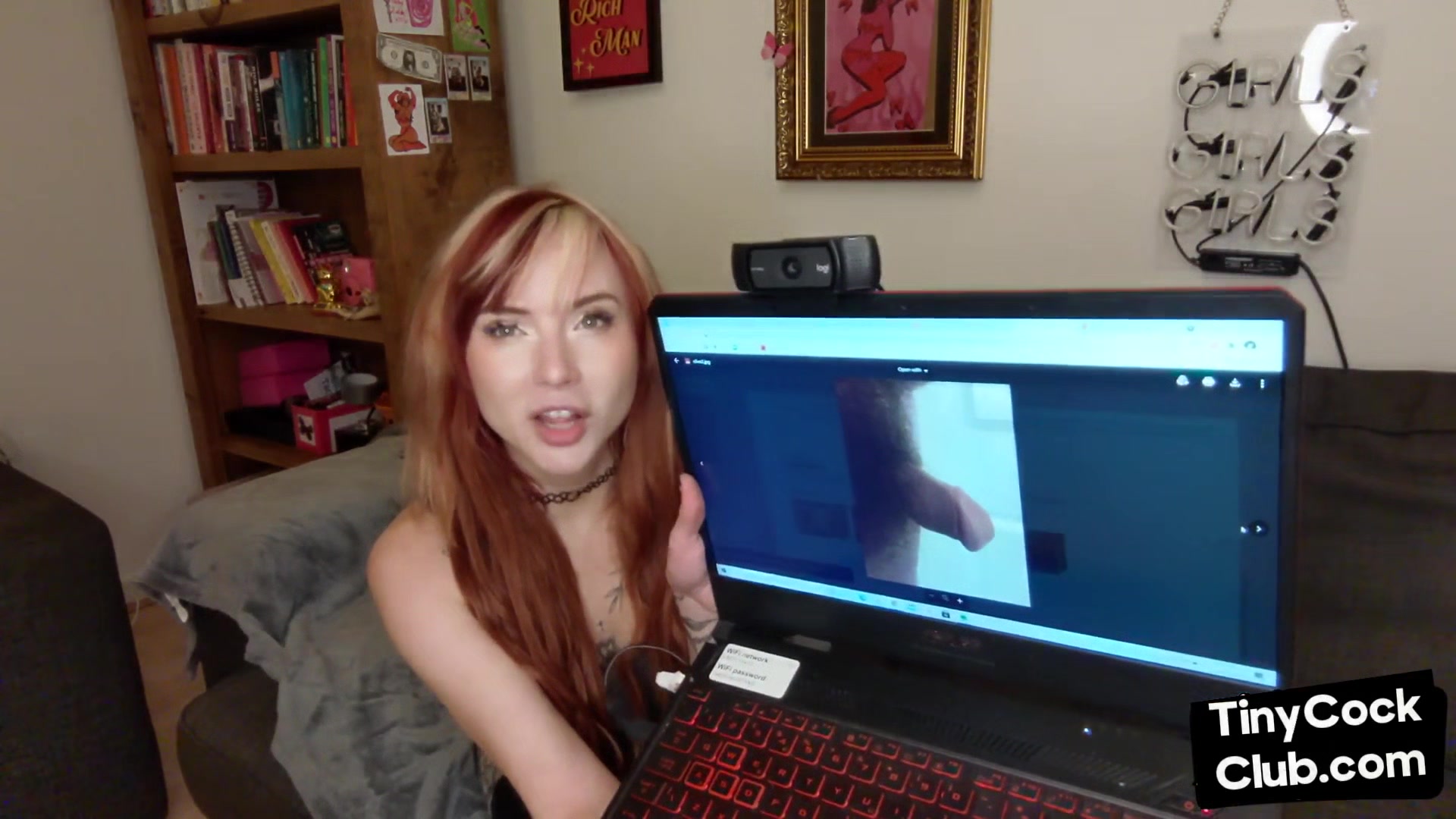 SPH tattooed solo babe talk dirty about poor small cocks